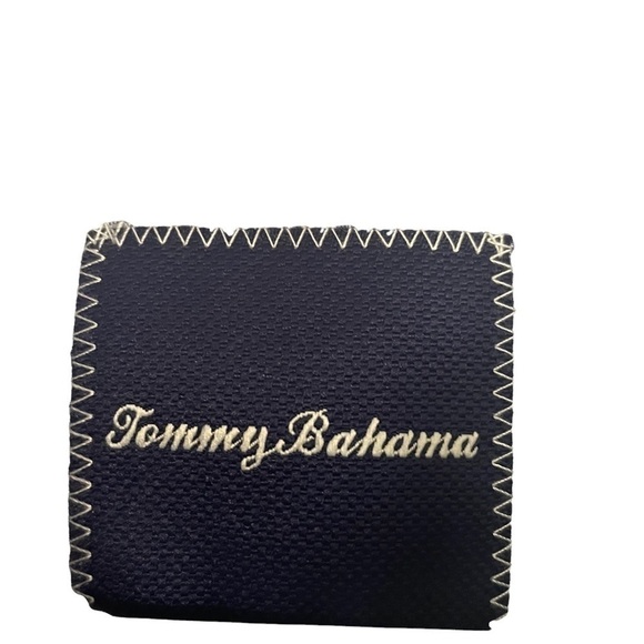 Tommy Bahama Linen Blend Plaid Button Down Casual Top - Picture 2 of 6